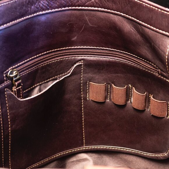 Vintage-Style Brown Leather Messenger Bag With Adjustable Strap and Buckles - Picture 4 of 13